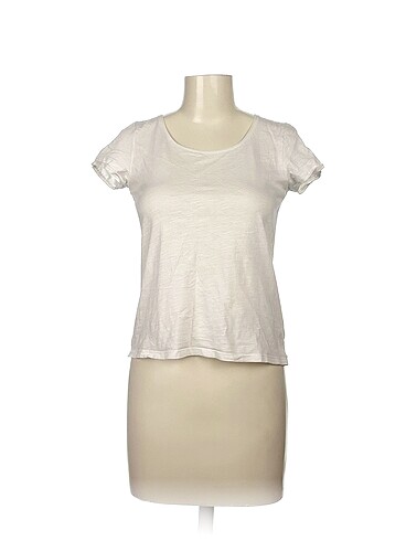 Defacto T-shirt %70 İndirimli.