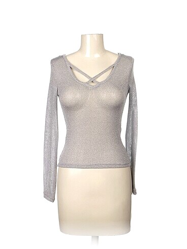 H&M Bluz %70 İndirimli.