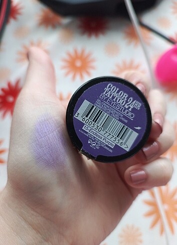 Beden Renk Maybelline krem mor metalik far
