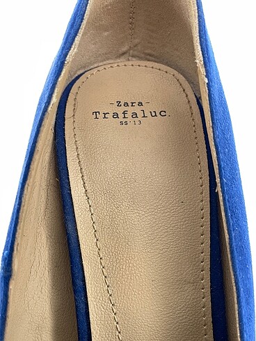 38 Beden mavi Renk Zara Stiletto %70 İndirimli.