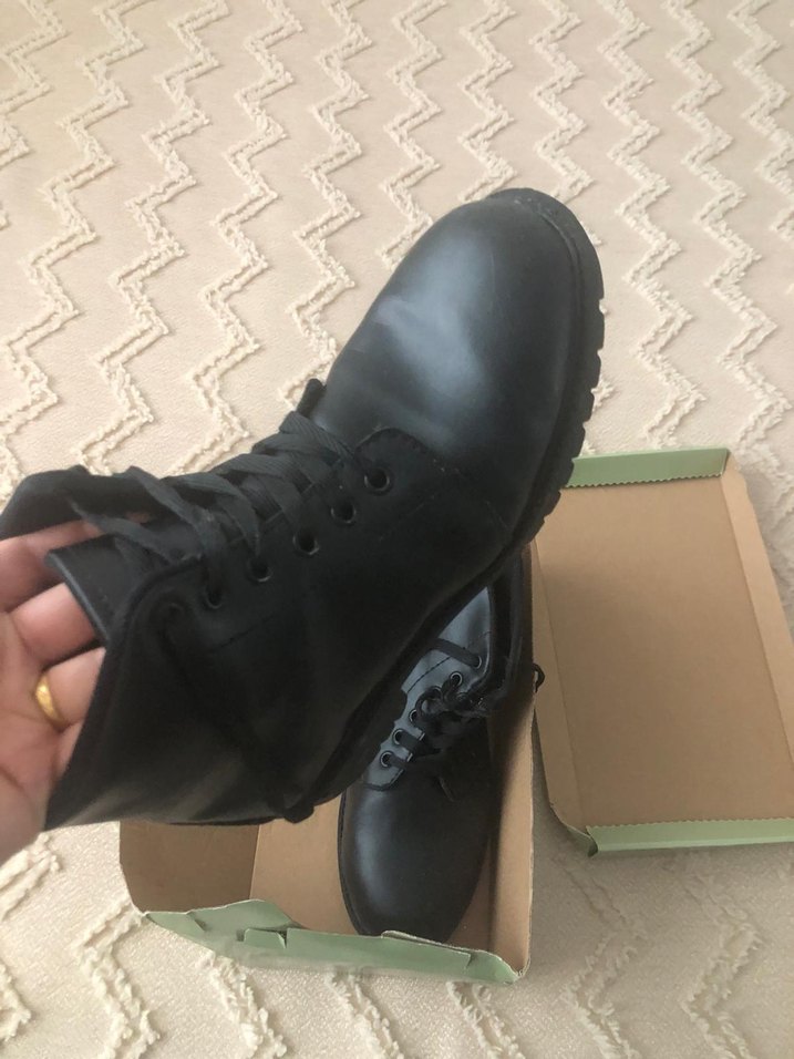 Siyah Minimalist Erkek deri  Bot - Görsel 2