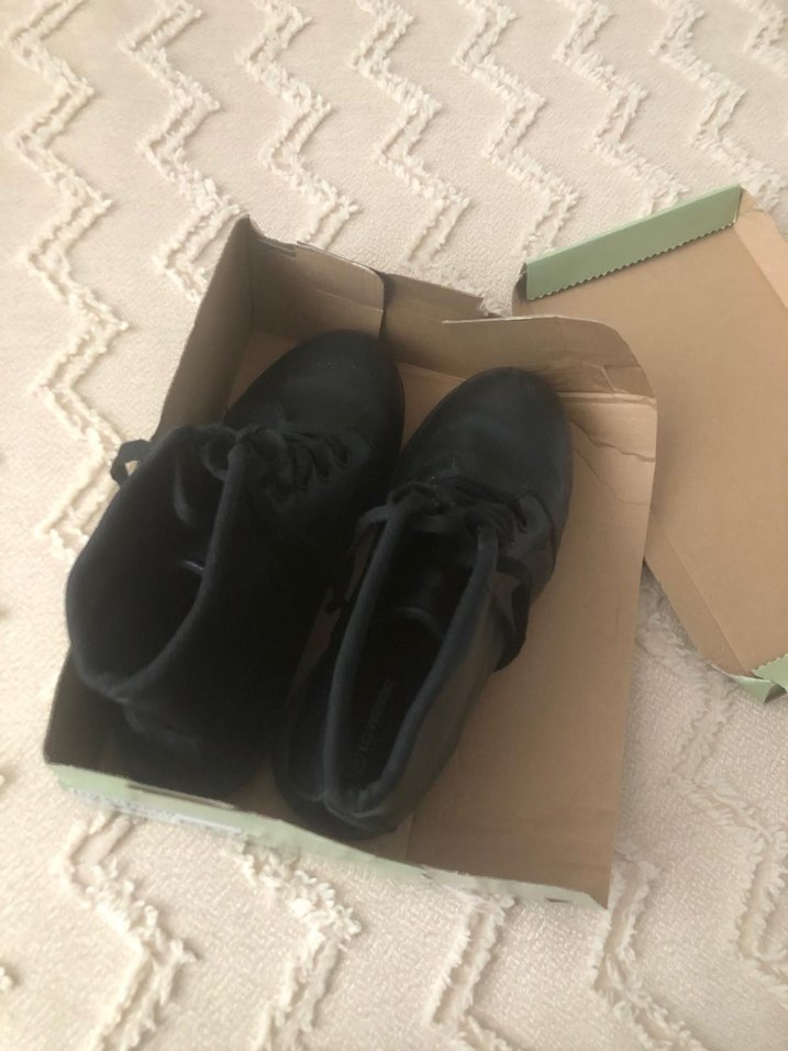 Siyah Minimalist Erkek deri  Bot - Görsel 3