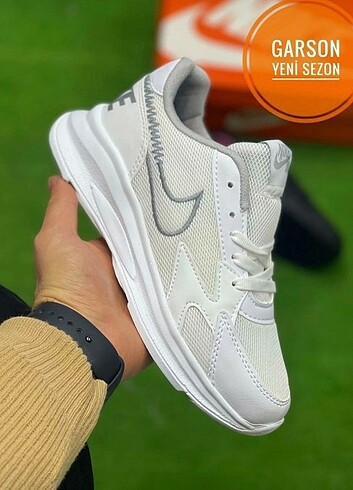 Beyaz Nike Sneaker 