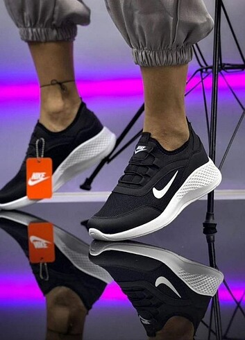 Siyah Nike Spor ayakkabı 