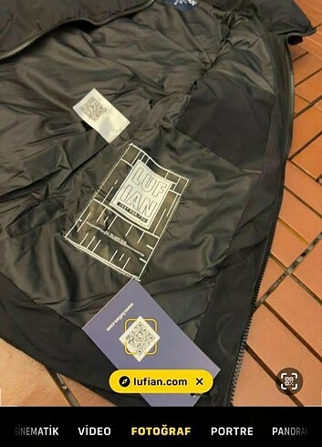 Zara Siyah Kapşonlu Şişme Yelek