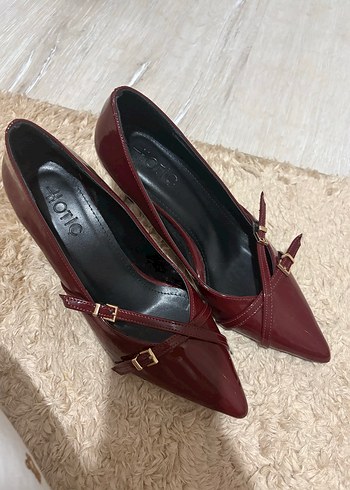 Bordo Rugan Kemer Detaylı Stiletto - Görsel 4