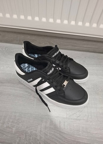 Adidas 44