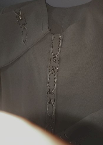 Zincir Detaylı Bej ferace - Görsel 3