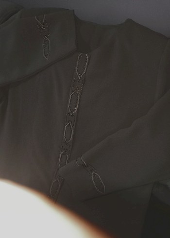 Zincir Detaylı Bej ferace - Görsel 10