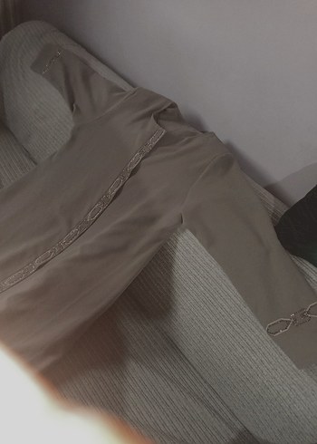 Zincir Detaylı Bej ferace - Görsel 5