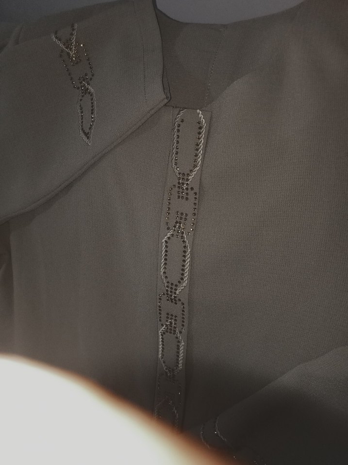 Zincir Detaylı Bej ferace - Görsel 3