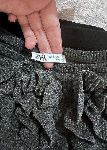 Zara Fırfırlı omzu açık zara kazak