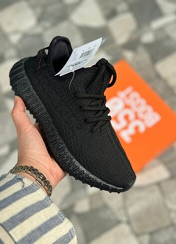 Adidas Yeezy 