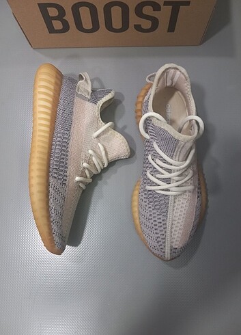40 Beden Yeezy