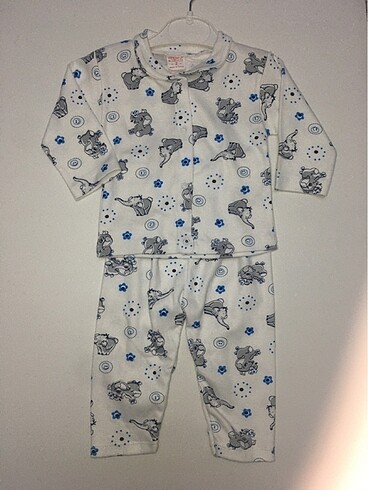 Sıfır etiketli erkek bebek pijama takımı