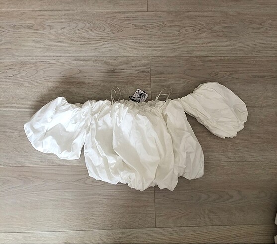 Stradivarius crop balon bluz