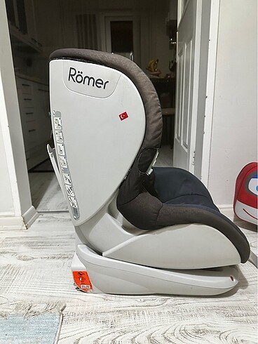 9- 18 kg Beden siyah Renk Römer oto koltuğu