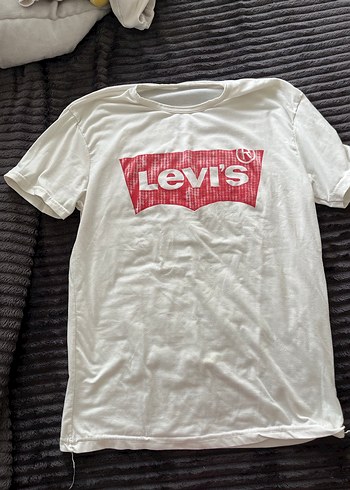Levis l