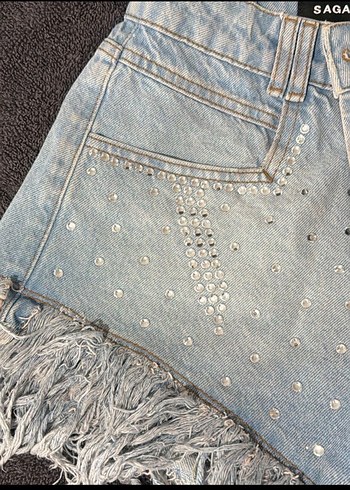 Pul İşlemeli Püsküllü Mini Denim Şort - Görsel 2