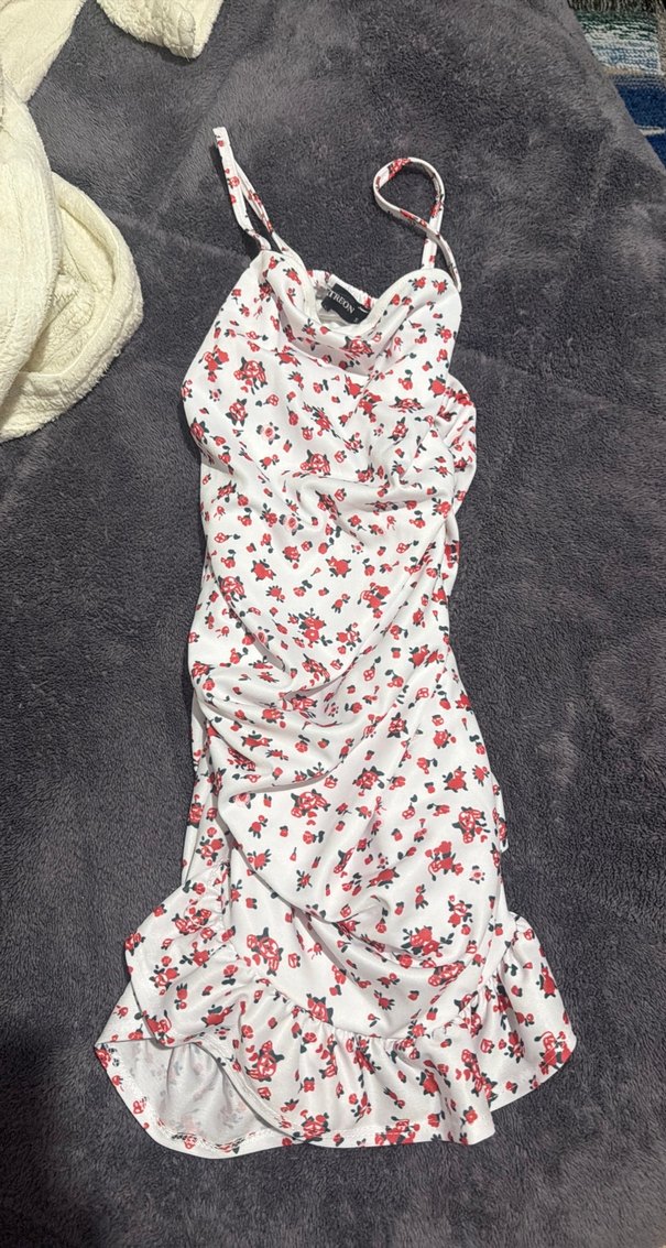 V Yaka Çiçek Desenli Drapeli Mini Elbise - Görsel 3