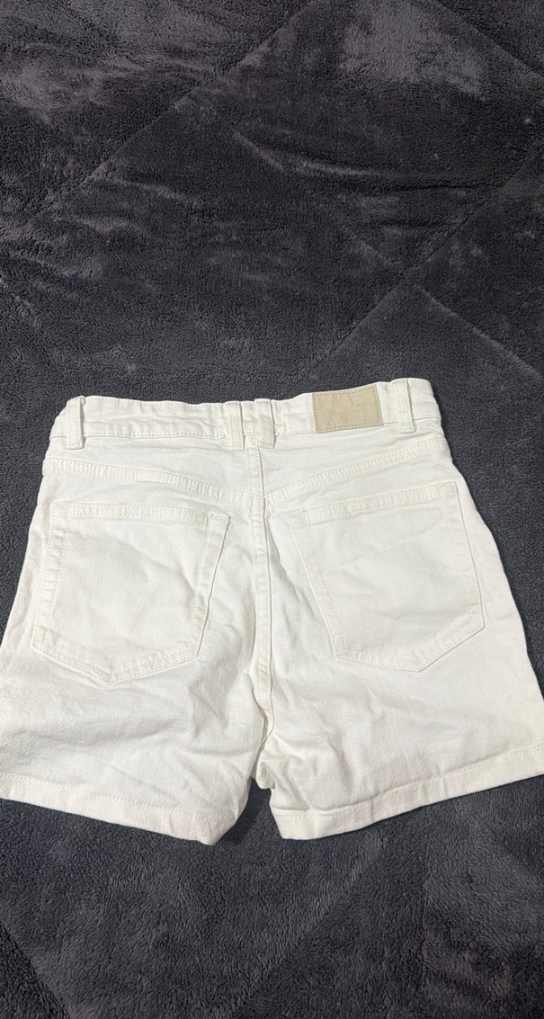 Beyaz Mini Kadın Denim Şort - Görsel 5