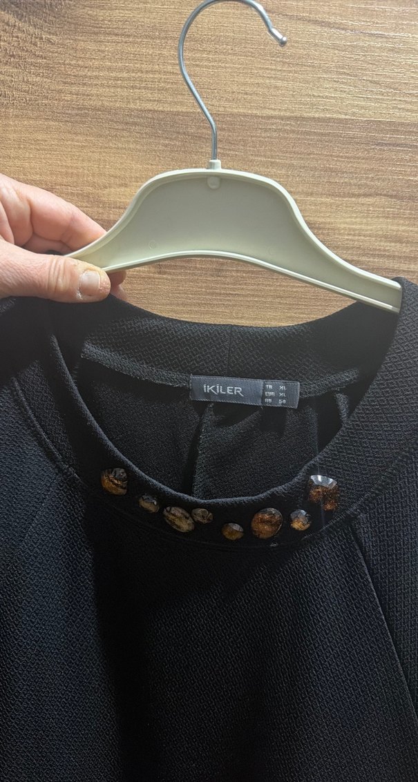 Zincir Detaylı Siyah Midi Tunik - Görsel 4