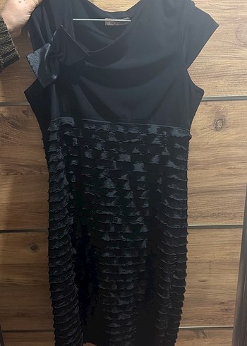 Kısa Kollu Siyah Pilili Midi Abiye Elbise - Görsel 3