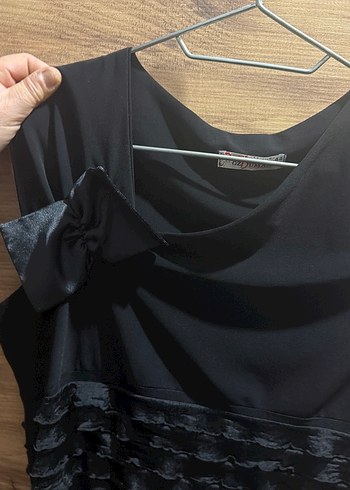 Kısa Kollu Siyah Pilili Midi Abiye Elbise - Görsel 4