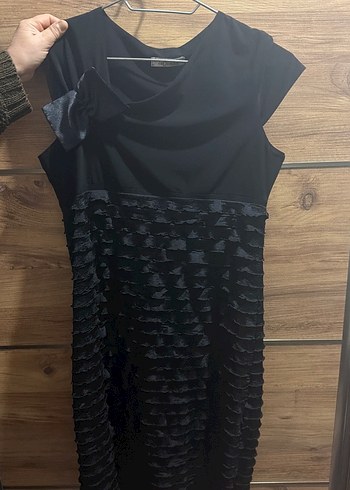 Kısa Kollu Siyah Pilili Midi Abiye Elbise - Görsel 2