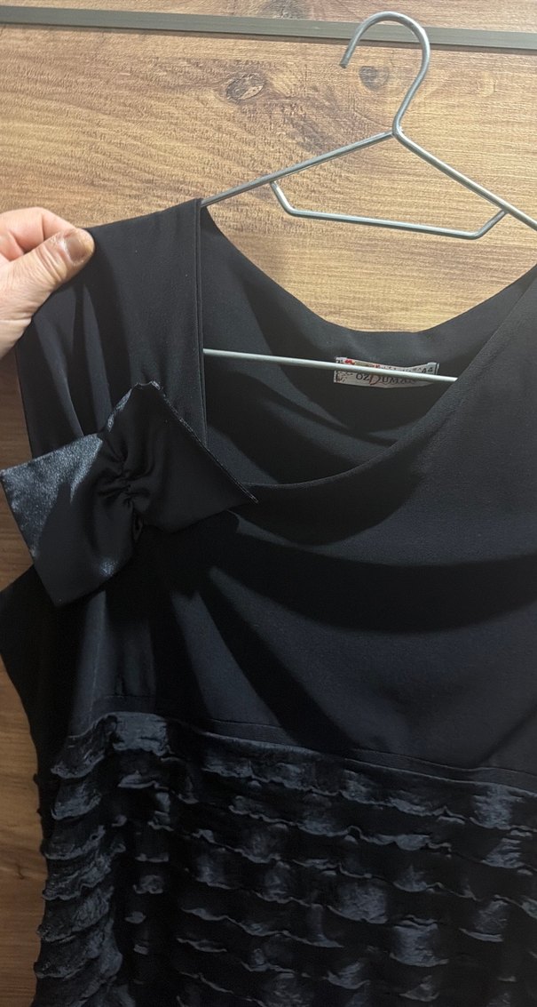 Kısa Kollu Siyah Pilili Midi Abiye Elbise - Görsel 4