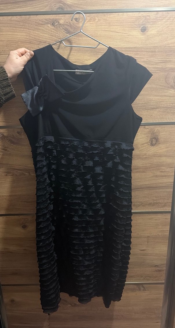 Kısa Kollu Siyah Pilili Midi Abiye Elbise - Görsel 2