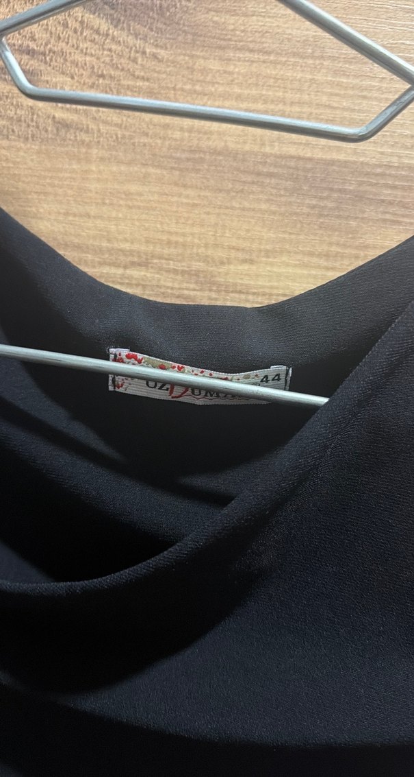 Kısa Kollu Siyah Pilili Midi Abiye Elbise - Görsel 5