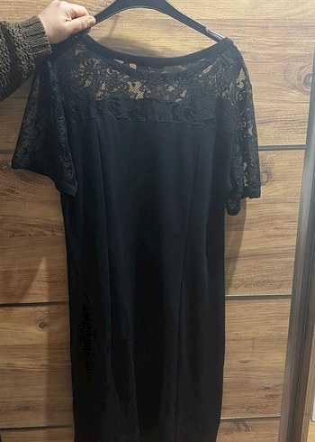 Dantel Detaylı Siyah Midi Elbise - Görsel 2