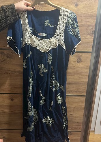 Nakışlı Dantel Detaylı Lacivert Uzun Elbise - Görsel 2