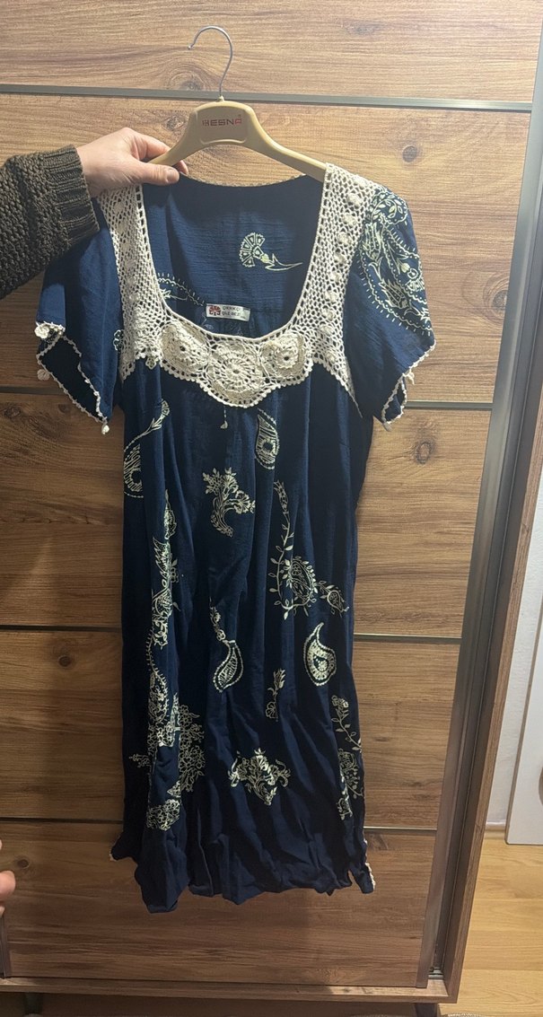 Nakışlı Dantel Detaylı Lacivert Uzun Elbise - Görsel 2