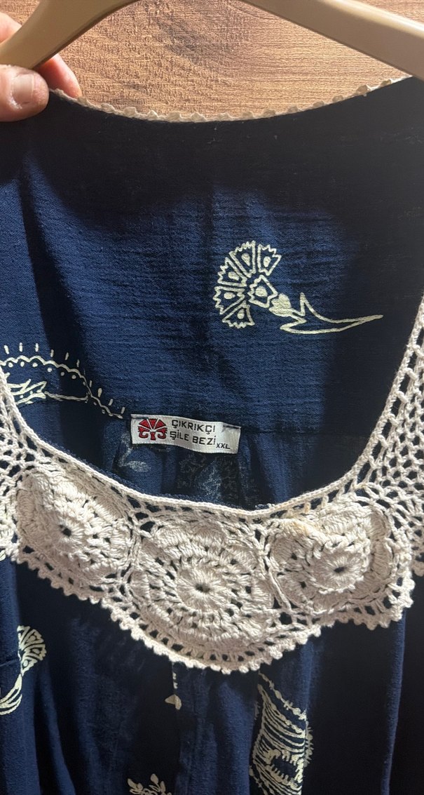 Nakışlı Dantel Detaylı Lacivert Uzun Elbise - Görsel 4