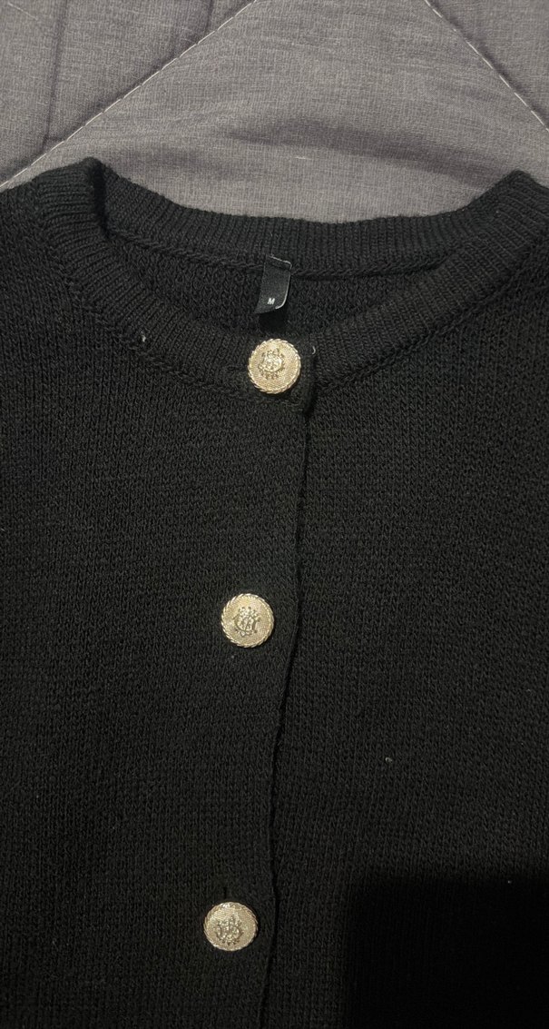 Düğmeli Siyah Kadın Hırka - Görsel 3