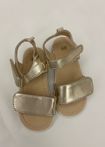 Kız Çocuk Parlak Altın Tokalı Sandalet - Görsel 2