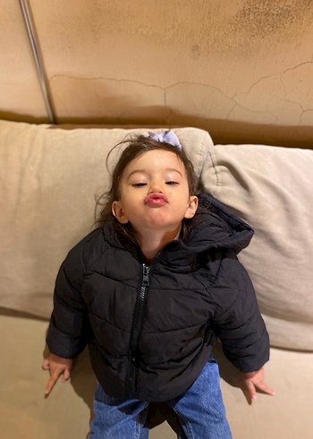 Siyah kız çocuk şişme mont - Görsel 2