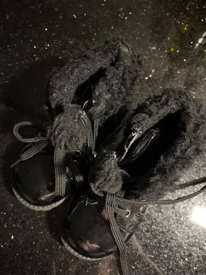 Kız Çocuk Siyah Kürklü Goth Bot - Görsel 4