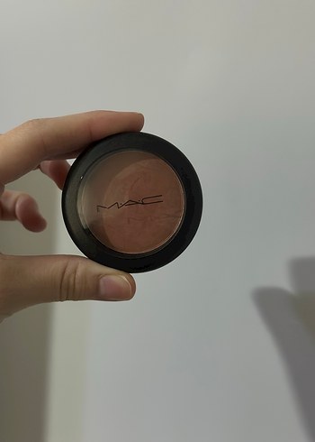 MAC Koyu Bej Allık