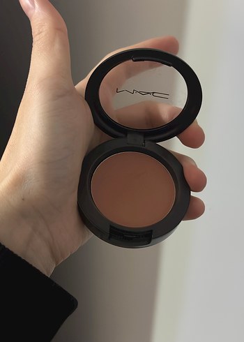  Beden MAC Koyu Bej Allık