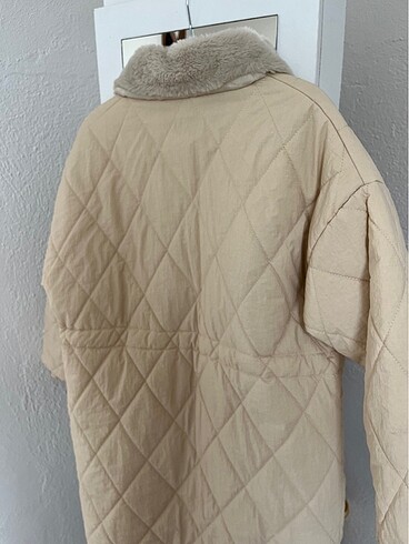 Bej belden ayarlamalı mont - Görsel 4