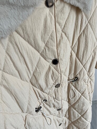 Bej belden ayarlamalı mont - Görsel 3