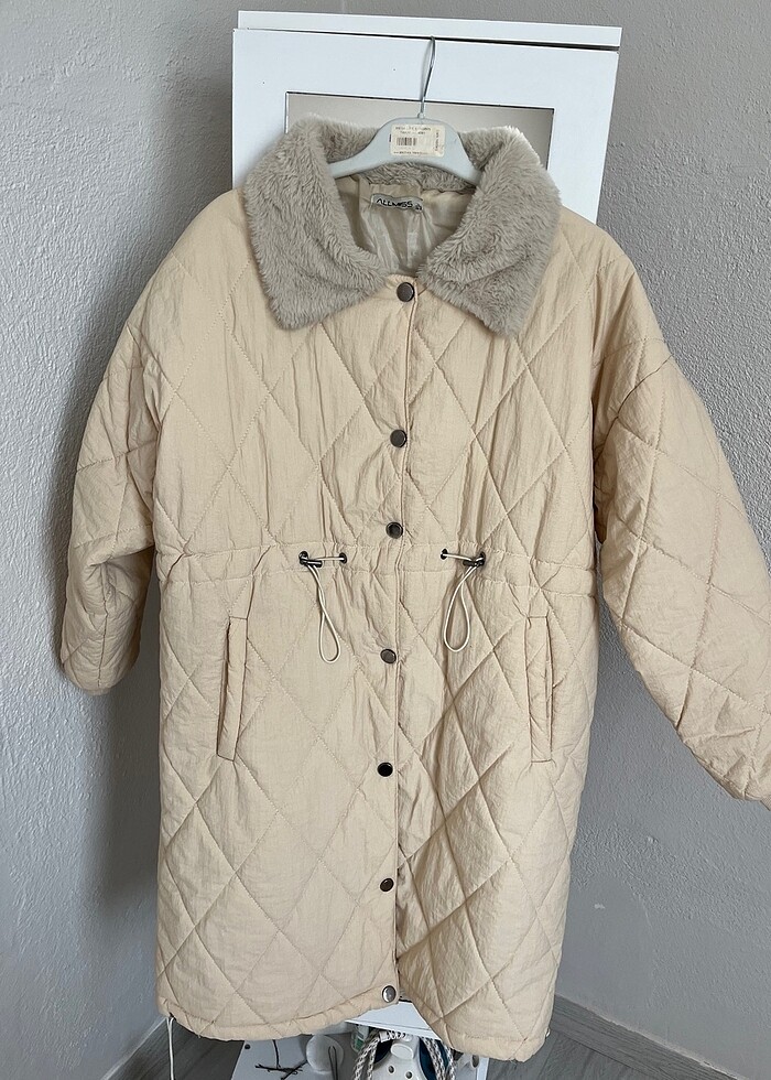 Bej belden ayarlamalı mont - Görsel 2