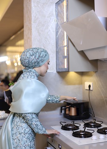 Uzun Kollu Yüksek Yakalı Turkuaz  Nişan Elbisesi - Görsel 3