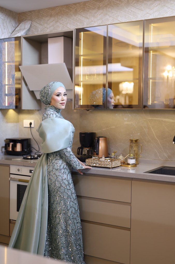 Uzun Kollu Yüksek Yakalı Turkuaz  Nişan Elbisesi - Görsel 4