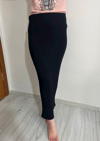 38 Beden siyah Renk Siyah Uzun Dar Kesim Etek