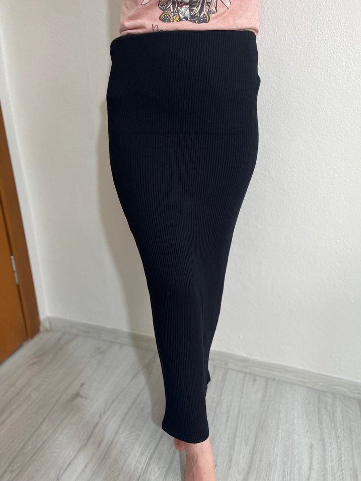 Siyah Uzun Dar Kesim Etek - Görsel 2