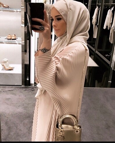 m Beden Abaya